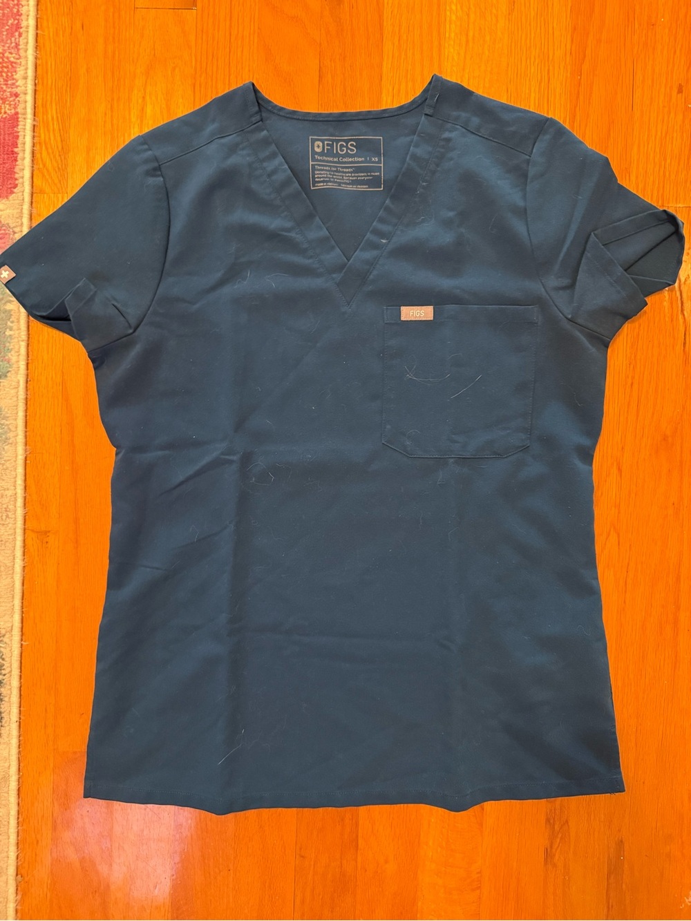 Figs Women’s V-Neck Top - Navy